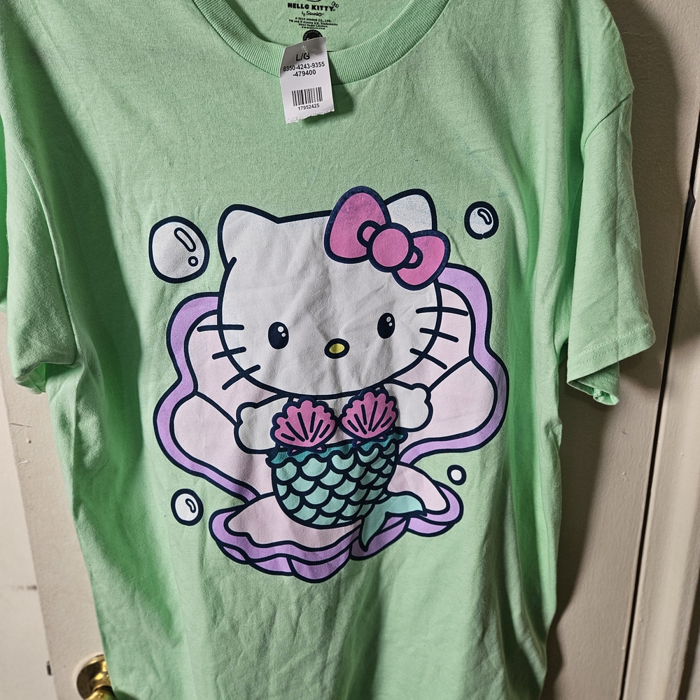 Hello Kitty Green  T-Shirt - Picture 11 of 15